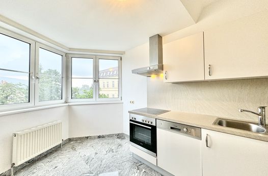 Helle 2 Zimmer Wohnung | mit  PKW Stellplatz | Erstbezug nach Revitalisierung