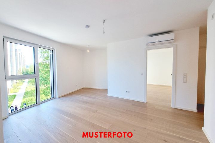 EHK 100 | 3 Zi Familienwohnung mit Loggia &amp; Terrasse + Abstellraum