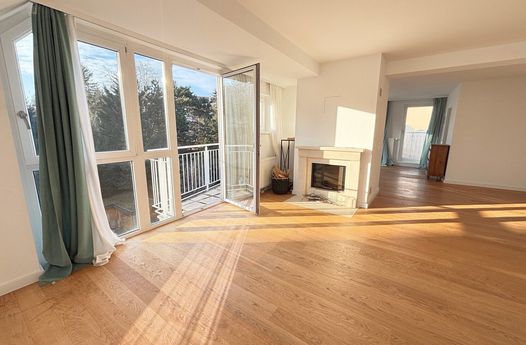 STILVOLLE PENTHOUSE MAISONETTE WOHNUNG mit 2 Terrassen + Kamin + Garage in 1180 Wien