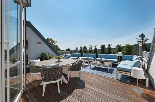 EXKLUSIVE wunderschöne, große DG-Wohnung - komplett möbliert mit 45m² Dachterrasse 1180 Wien