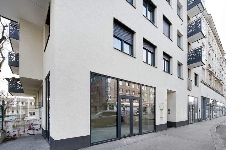 Tolles Gassenlokal mit großer Glasfront