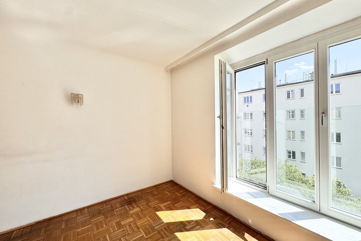 SOFORT BEZIEHBAR! | Helle 2-Zimmer Wohnung im 5. Stock | Top Lage beim Augarten/Gaußplatz